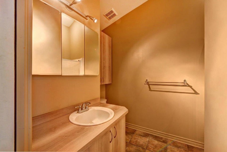 12-Bathroom2.png