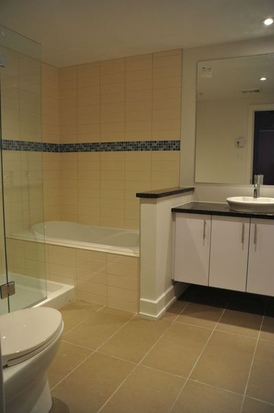 bathroom3.jpg
